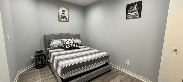 Luxury 1 bedroom loft centrally located to it all! Hotels in Dearborn