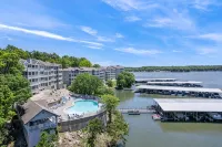 Lakefront Condo With 2 Pools, Courts, Trails & Patios at 12mm - Alojamientos