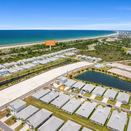 Walk2Beach & Pools, Golf Cart, Family Friendly, 4Br