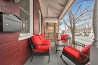 Downtown Lancaster Luxury 4Br - Garage & Parking
