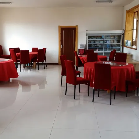 Ergun Heishantou Jixiangyuan Homestay