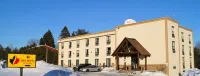 Red Maple Inn and Suites - Pet friendly