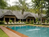Hippo Hollow Country Estate - piscina