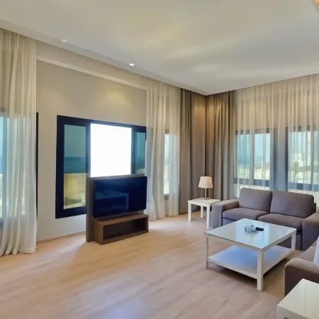 Loren Suites Corniche
