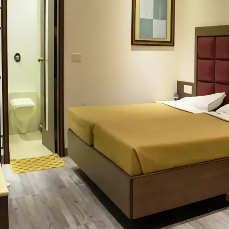 Hotel Melrose Inn - Near Railway Station , Aligarh