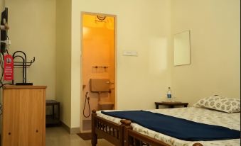 Palm Grove Service Villa