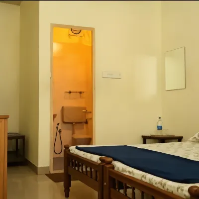 Palm Grove Service Villa Hotels near Oberon Mall