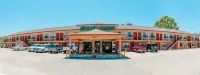 Summer Breeze Motel - Motels