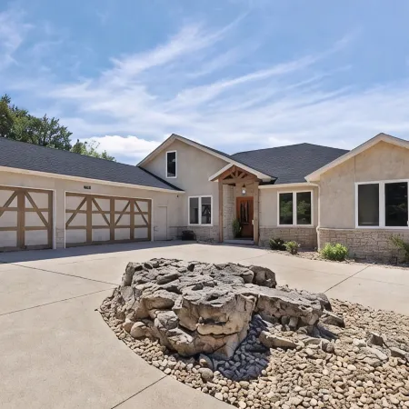 Luxury Lakeview w/Private Pool • Fireplaces • Game Garage • Sleeps Large Groups