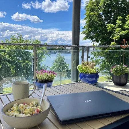 Wohlfühl-wohnung mit Ausblick! Ihr Idealer Ausgangspunkt für den Ostsee-urlaub