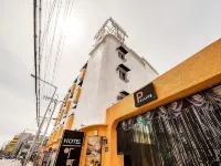 HOTEL AMANT Hotel dekat Pom Bensin Munbong