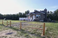 20 acres, located near beaches, snowmobile trails and other local attractions. - Wifi