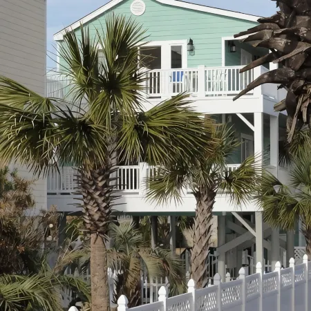 FANTASTIC OCEANFRONT-Price drop ! Pool & Hot tub; Linens and gas grill included