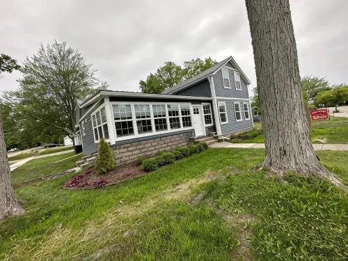 Completely remodeled getaway! Walking distance to beach, restaurants and bars - WiFi