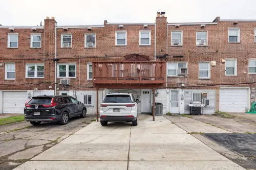 Charming Glenolden House Near Airport & Philadelphia Eagles Stadium - balcony