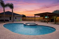 Casa Aaron, Large Pool, Game Room, Spacious Backyard with Palm Trees, 3 Bedrooms - 수영장