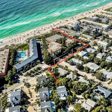Beach House Anna Maria Island, FL - 1 block to beach!