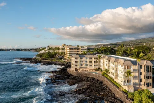 🌊 EPIC Oceanfront Condo at Hale Kona Kai #403, TOP FLOOR, ELEVATOR, CENTRAL AC 🐬 - 4-Star