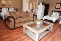 Big "5" Guesthouse - Guest houses