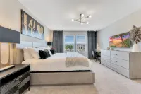 NEW! 5 BR, 4.5 baths Villa at Windsor Island Resort, Heated Pool, FREE BBQ! - Private Pools