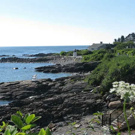 Classic Maine Beach Cottage - In the Heart of Ogt. Village , Walk to everything