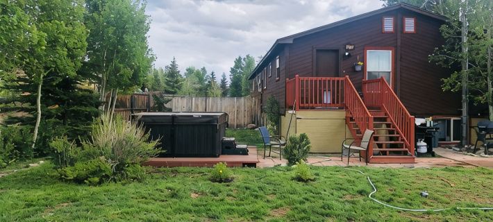Cozy two Bedroom close to lake. Dogs Allowed. Semi private Hot Tub. Large Yard. Ξενοδοχεία στην πόλη Silverthorne