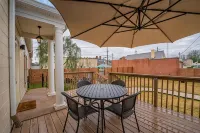 Comfortable Cottage Downtown w/Fire Pit-Walk to Dining/Taproom/Coffee Shop - Wifi