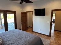 Lakefront Cabin 3 bed, 3 1/2 bath with Private Dock - Chalets