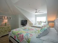 SANDY TUNDRA TOWNHOUSE, WATER-VIEWS, BOAT SLIP, PRIVATE BEACH, CLUB ACCESS Hotels in Captiva