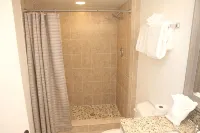 {PRIVATELY OWNED} This 2 Bedroom Has Everything You Need.with a Fantastic View. - balcony