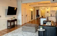 Luxurious 2 BR Loft - 4-Star
