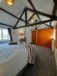 Cosy but spacious, historic cottage on The Red House Estate - Pools