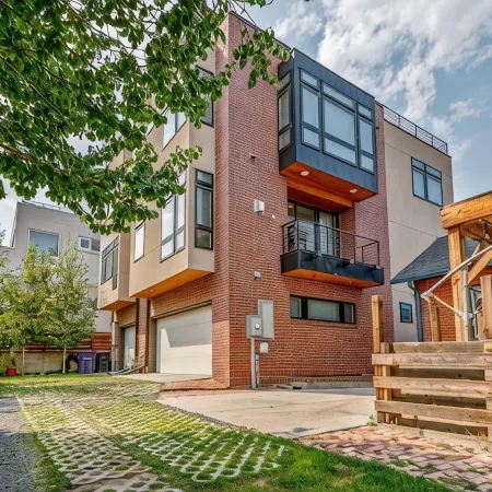 Luxury 5-Bedroom Home in LoHi, Amazing rooftop deck. 3,000 sqft