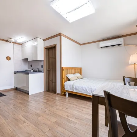Samcheok Sea Star Pension (Yonghwa Beach)