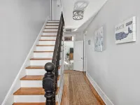 The Lyellton House: 6 Bd 4Ba - Steps to Shops & Shore - Pet Friendly Hotels in Colonial Beach