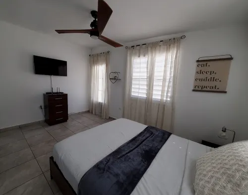 Aguadilla Sunset Apt with electricity water AC WIFI 8 minute walk from Crashboat