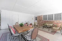 Stylish & Cozy Midtown Home away from Home