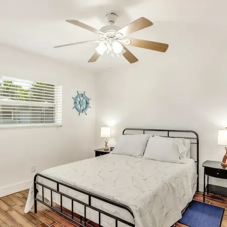 Quiet Naples Home: Walking Distance to Downtown. Pet Friendly!