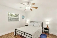 Quiet Naples Home: Walking Distance to Downtown. Pet Friendly! - Homestays