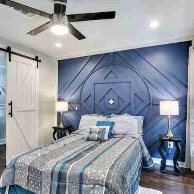 Designer 5 Bedroom with Backyard Downtown ATL Rooms
