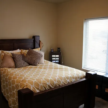 Cozy 2-bedroom condo in Waterloo south side with AC, WiFi & cable TV