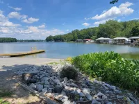Lake Tillery Area, 4-bedroom house in charming Norwood with WiFi, Deck and AC Hotels in Stanly County