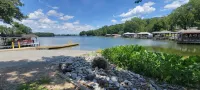Lake Tillery Area, 4-bedroom house in charming Norwood with WiFi, Deck and AC