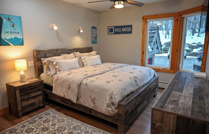 2 Story Condo @ Jay Peak w/ Hot Tub, Short Walk to Amphitheatre