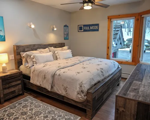 2 Story Condo @ Jay Peak w/ Hot Tub, Short Walk to Amphitheatre Hotels in Jay