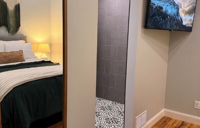 Cozy 1-Bedroom Loft in the Heart of Faribault with Arcades + Sauna & Gym