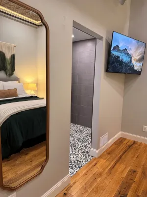 Cozy 1-Bedroom Loft in the Heart of Faribault with Arcades + Sauna & Gym - Wifi