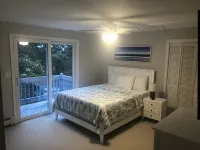 Pool, Large 4+ Bedroom, Lots of Room with Private Yard - 4성급