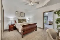 Mountain View Retreat: 2 BR/2 BA Spacious & Cozy!