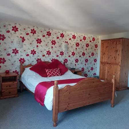 Converted barn with hot tub in north devon